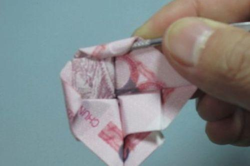 怎么用钱折玫瑰花视频,轻松学会用钱折出浪漫玫瑰花
