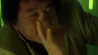 成龙小视频,动作巨星风采再现，精彩瞬间一网打尽